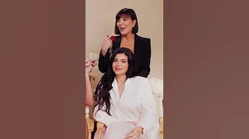 ¿De qué tamaño es el anillo de Kourtney Kardashian?