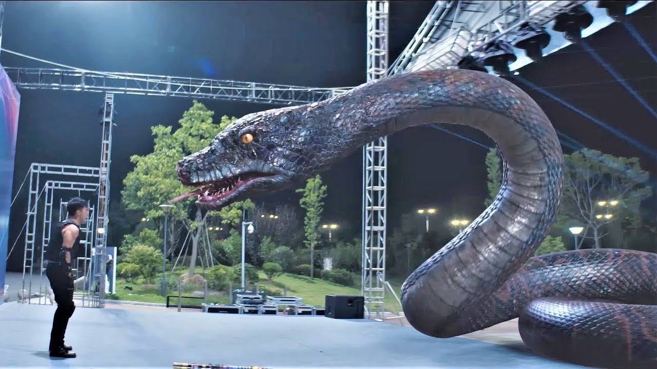 终极决战！保安利用烟花和汽油打败巨蛇，巨蛇被烧成黑炭！【巨蛇闯女校 Rising Boas in a Girl's School】|驚悚 災難 |【電影派對】