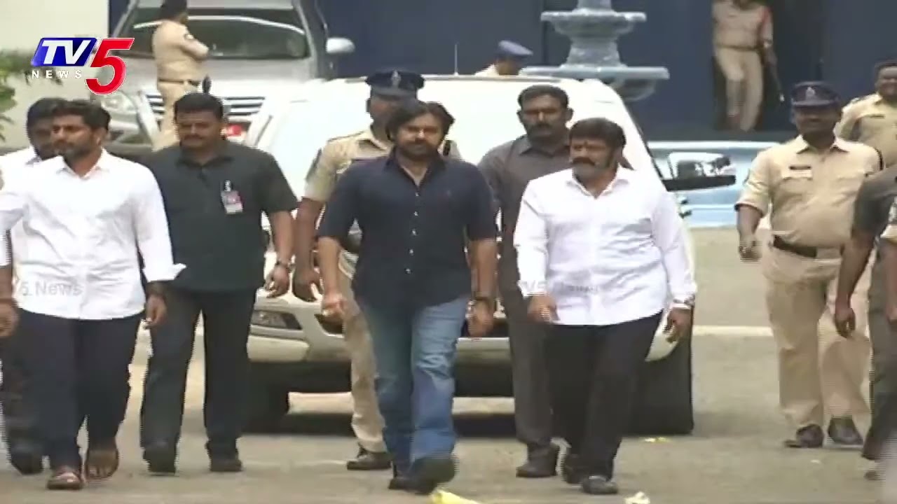 Pawan Kalyan Balakrishna Nara Lokesh Coming Out After Meets Chandrababu Naidu in Rajahmundry Jail