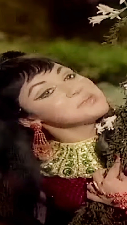 Dheere Dheere Bol Koi Sun Na Le 🌹❤️ | Gora Aur Kala Classic #shorts