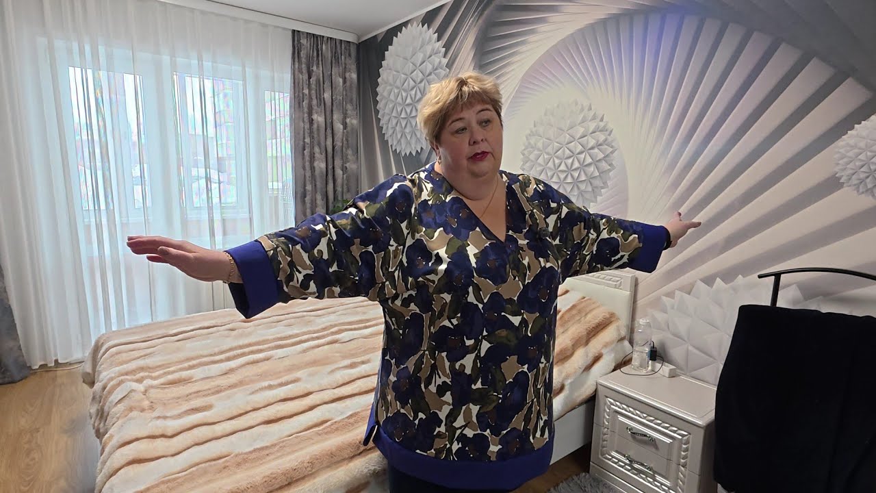 Сшила новую кофточку  и мне всё  нравится.