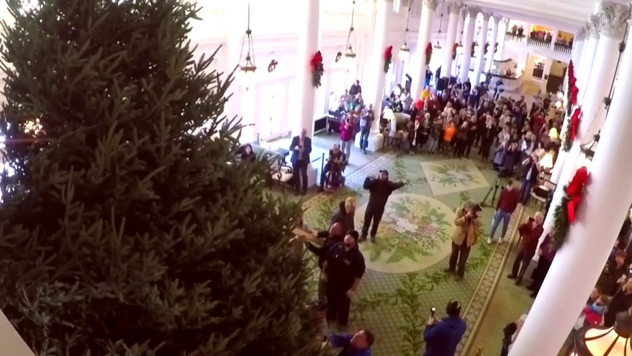 OmniHomestead Christmas tree goes up YouTube