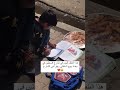 هذا الطفل اليوم بشارع فلسـطين في بغداد يبيع داطلي ويقرا في الشارع