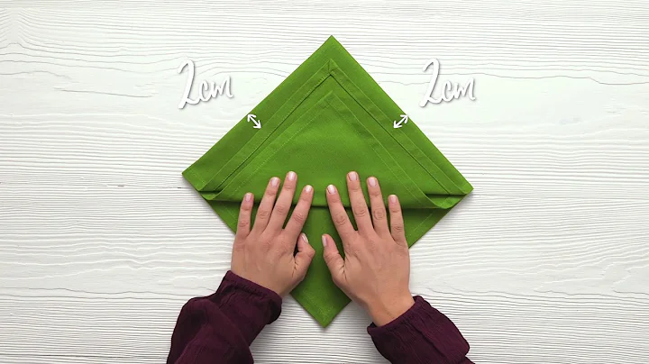 How to fold a Christmas tree napkin