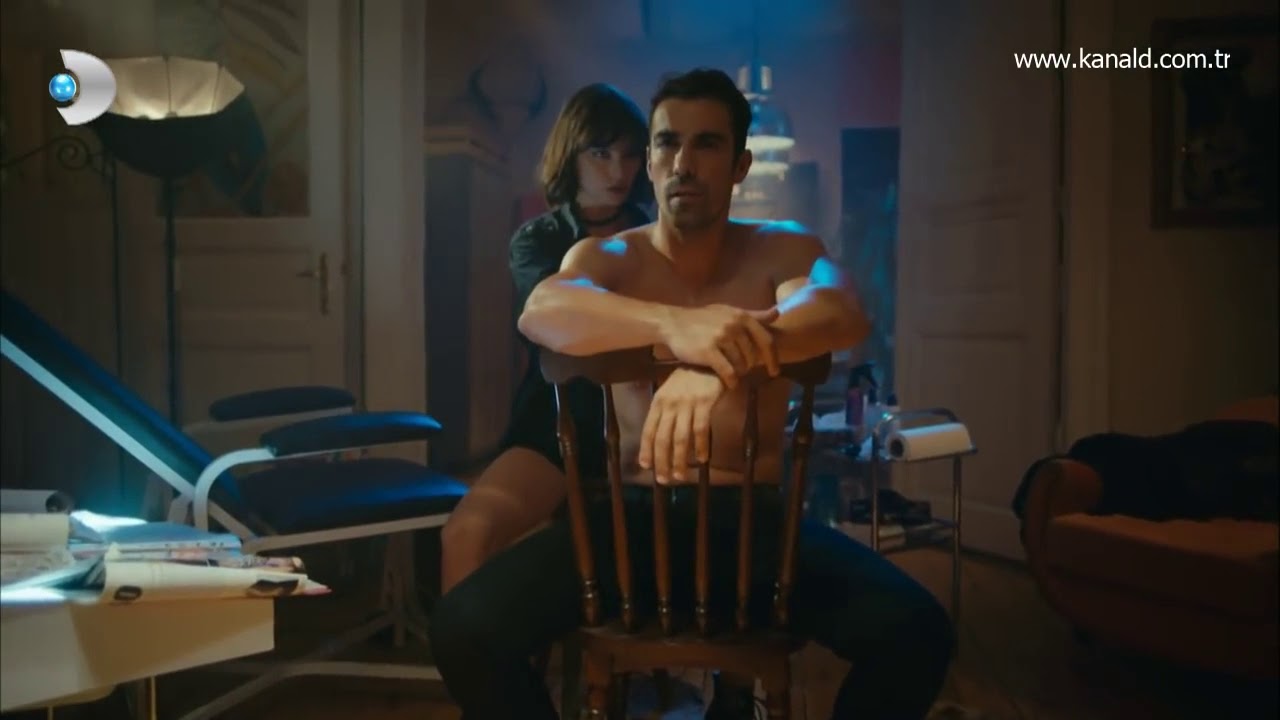 чёрно белая любовь 1 сезон 18 серия. черно белая любовь сцена любви. ферхат и аслы поцелуй. ибрагим челиккол semja. черно белая любовь ферхат и аслы.