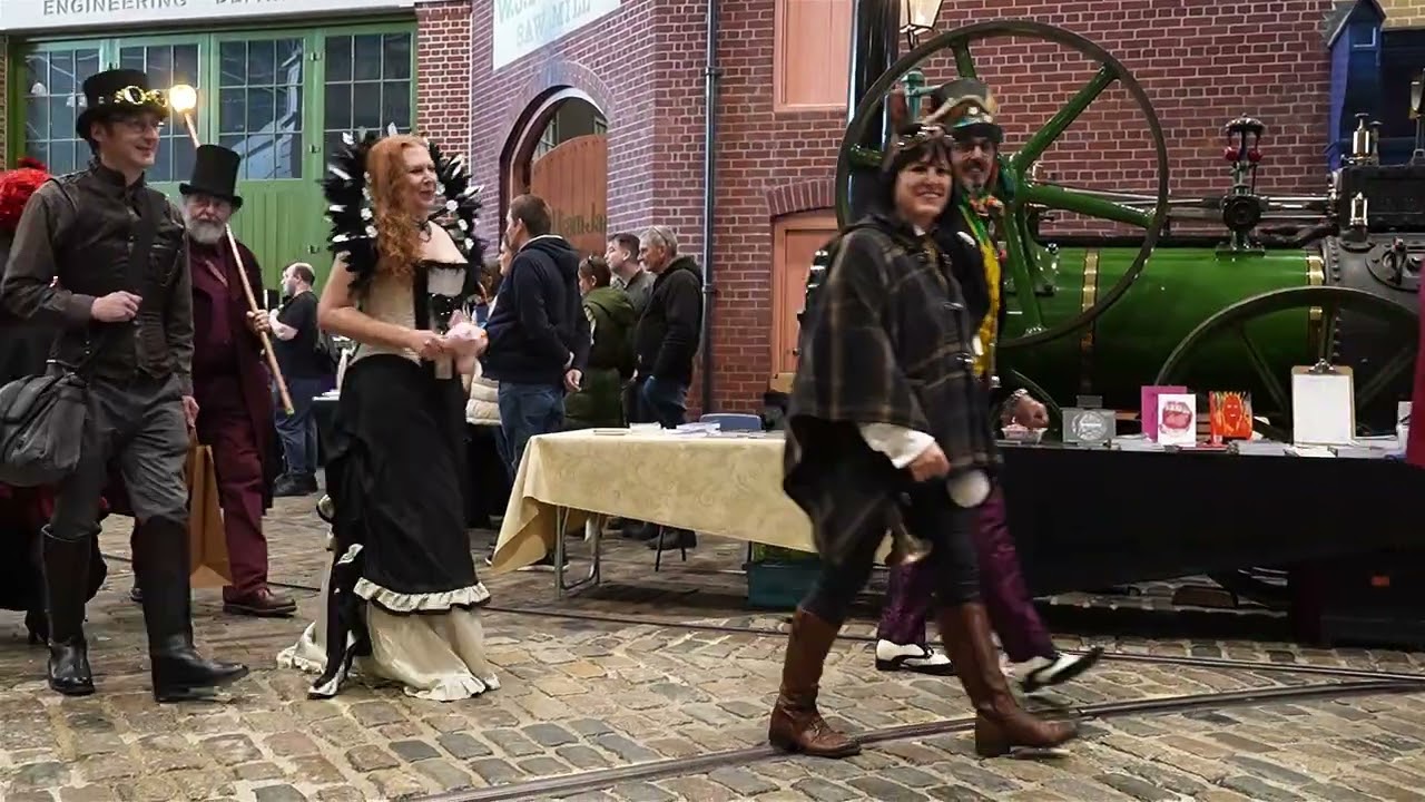 Saturday's Parade at Cobbles and Cogs 2025