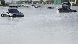 Дубай второй раз за год пострадал от сильного наводнения