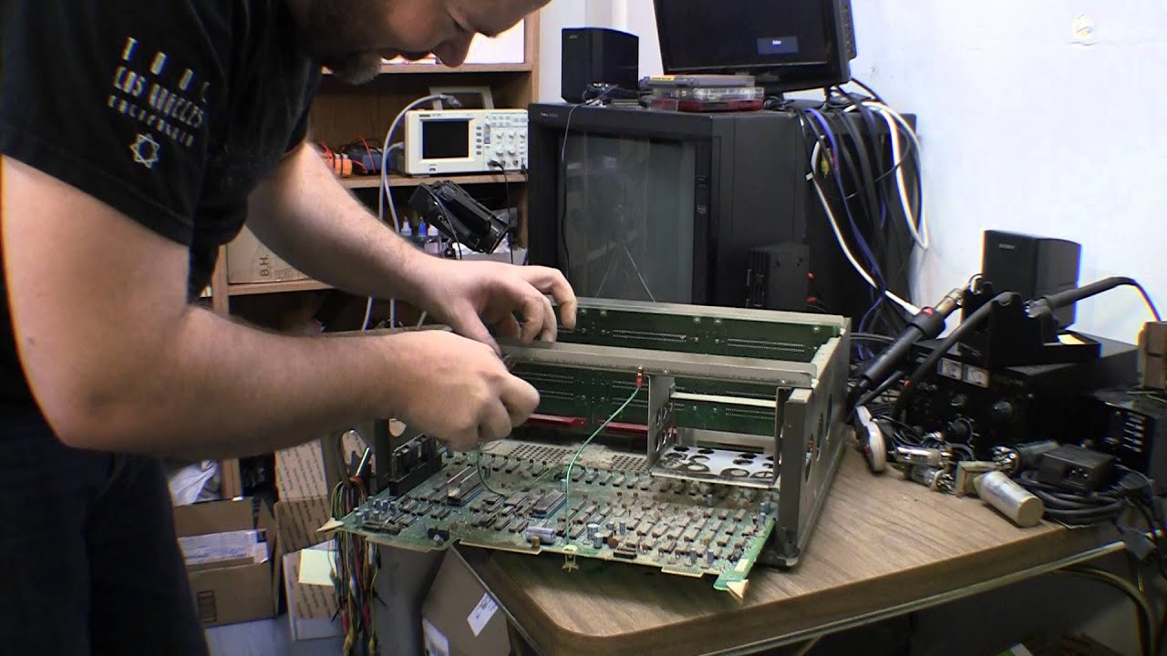 Nintendo FamicomBox - Pt1 teardown