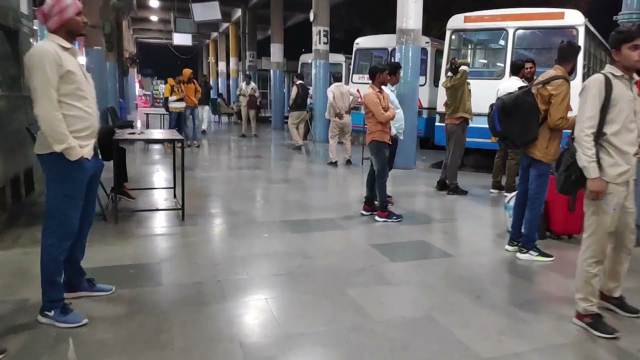 Chandigarh ISBT-17 At Night | Chandigarh Bus Stand | Chandigarh to New Delhi | Vlog | #shorts