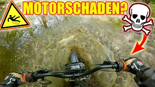 Was passiert mit meinem Elektro Moped, wenn ich durch WASSER und SCHLAMM FAHRE? ( Sur Ron)