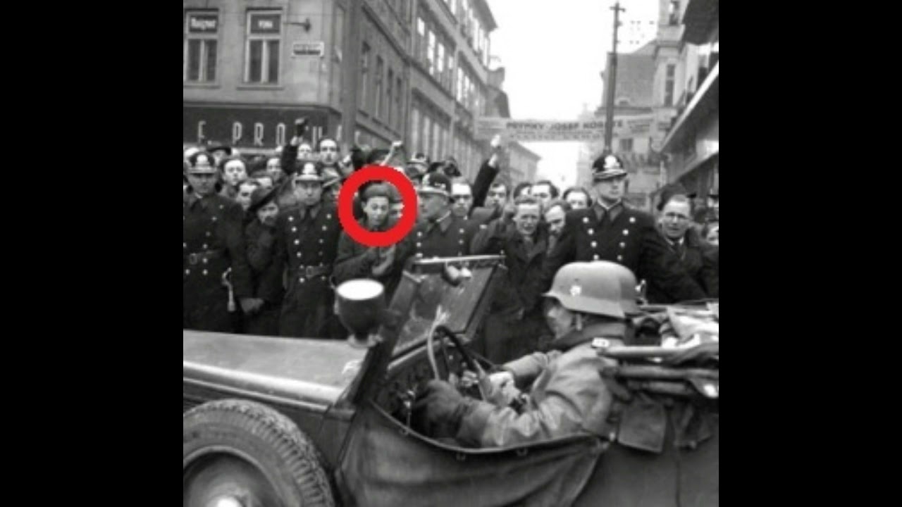 Březen 1939 - Kdo je chlapec na fotografii ???