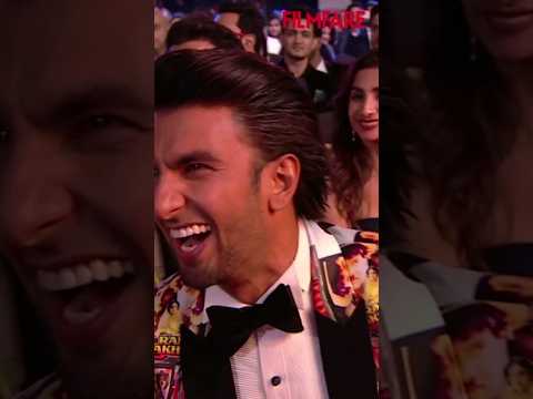 #FilmfareThrowbackSeries: #KaranJohar and #AkshayKumar's fun banter at #FilmfareAwards. 😂💯