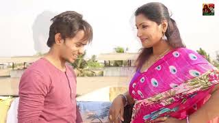 Mallu Aunty Seducing Young Guy