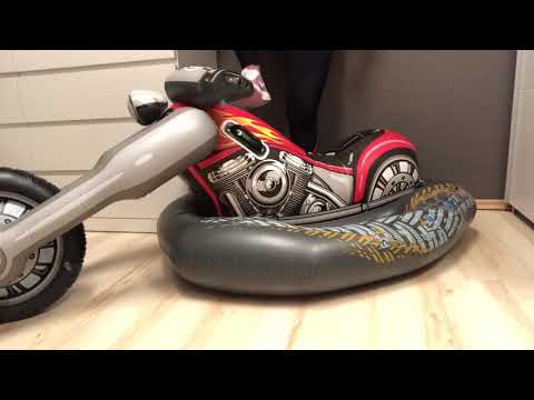 Inflatable Harley Motorrad vs. Nike Air Force 1 Crater bounce and stomp