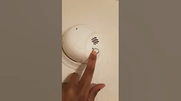 Changing Battery In BRK Wired Smoke Alarm 🔥🔥🔥