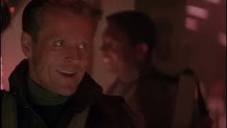 Die Hard 2 John Chases after Stuart scene