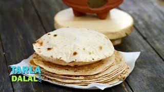 рдЪрдкрд╛рддреА,рд░реЛрдЯреА (Roti, Phulka, Chapati, Soft Roti) by Tarla Dalal