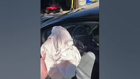 This Happened When I plugged The Airbag Control Module In...