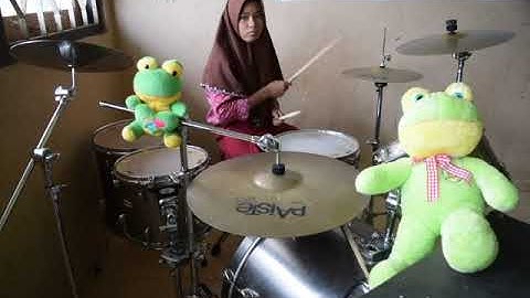 Kamu Nggak Sendirian Cover Drum Kirana Siswi SMP N 4 BAE KUDUS Kelas VII D 2018/2019