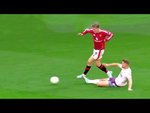 Rasmus Højlund Becomes