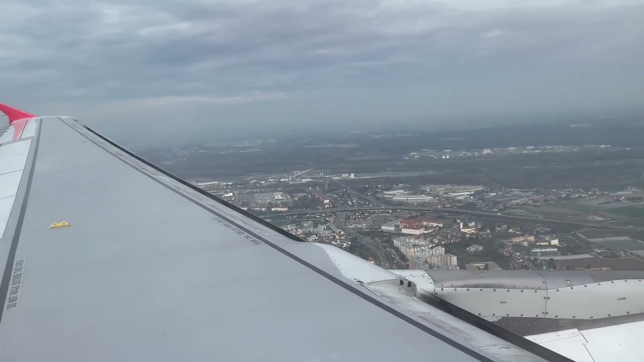 Austrian Airlines A320 landing in Vienna from Bucharest