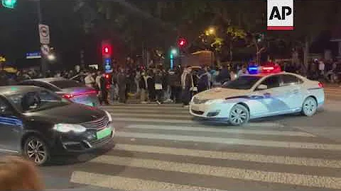 Police presence, people gather on Shanghai streets - DayDayNews