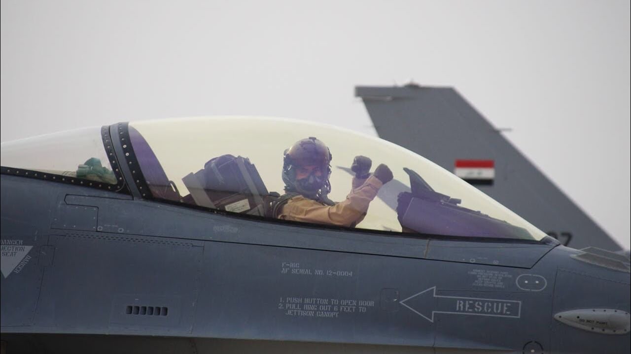 استعراض تشكيلات طائرات القوة الجوية في معسكر التاجي خلال الذكرى 104 لتأسيس الجيش العراقي الباسل