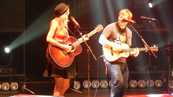 Ed Sheeran and surprise guest Taylor Swift "Everything Has Changed" at MSG 11/1- HQ - DayDayNews