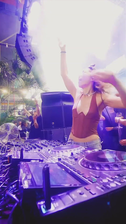 @BLONDISH with the full energy #blondish #techno #party #dj #housemusic #celebrate #djblondish