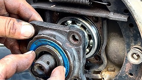 Axle seal replacement on a Volkswagen Beetle or karmann Ghian @elchanojose