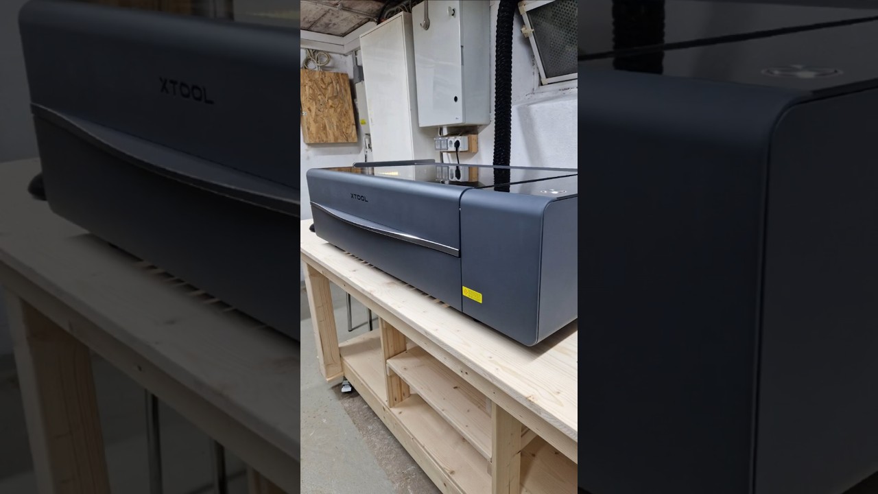 unboxing - the new xTool P2 55W Desktop CO2 Laser Cutter -  