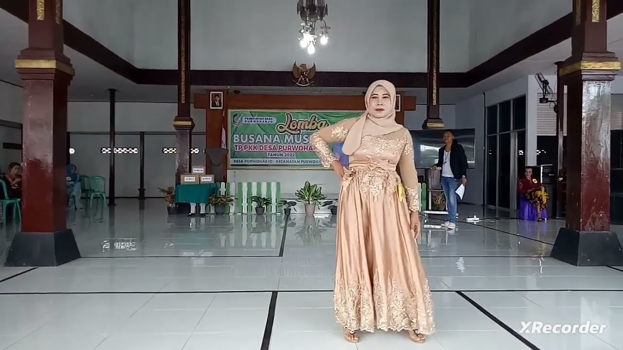 FASHION SHOW IBU-IBU PKK DESA PURWOHARJO 2022
