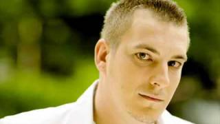 Download Lagu Chris Mayer - Ishi Nya.mp4 MP3