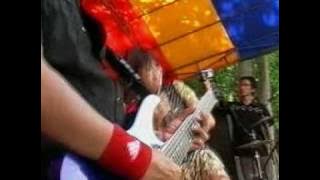 monata  {patah hati}