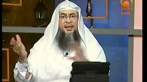 Do we need to recite anything while praying behind an Imam - Assim al hakeem