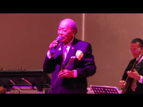 ๒๘.เรืออากาศตรี สุเทพ วงศ์กำแหง ร้องเพลง "เกิดมาพึ่งกัน"