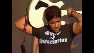 Sum 41 - Machine Gun Live - Readding Festival 2002