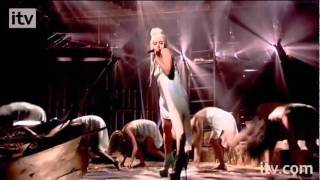 Lady Gaga - Yoü And I (Live Performance at the Jonathan Ross Show HD)