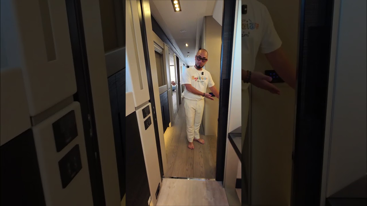 ⁣Cảm giác chạm vào 1.000 tỷ sẽ như thế nào? #shorts #pershing #yacht