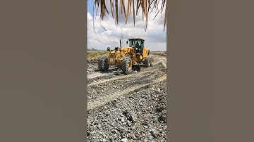 Amazing SDLG Moto-Grander Clearing Road For Dump Truck Loading Rock On Construction.