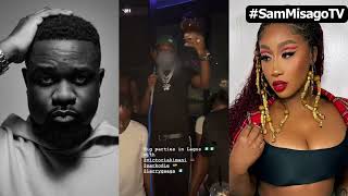 Young Lunya akiwa Nigeria kwenye kazi za kimuziki alikuwa club na Sarkodie wa Ghana Victoria kimani,