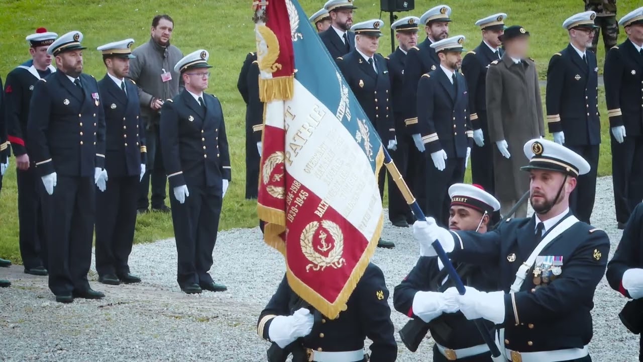 Armée. Un chef d'escadron de Strasbourg explique la fonction du drapeau  militaire dans une vidéo virale