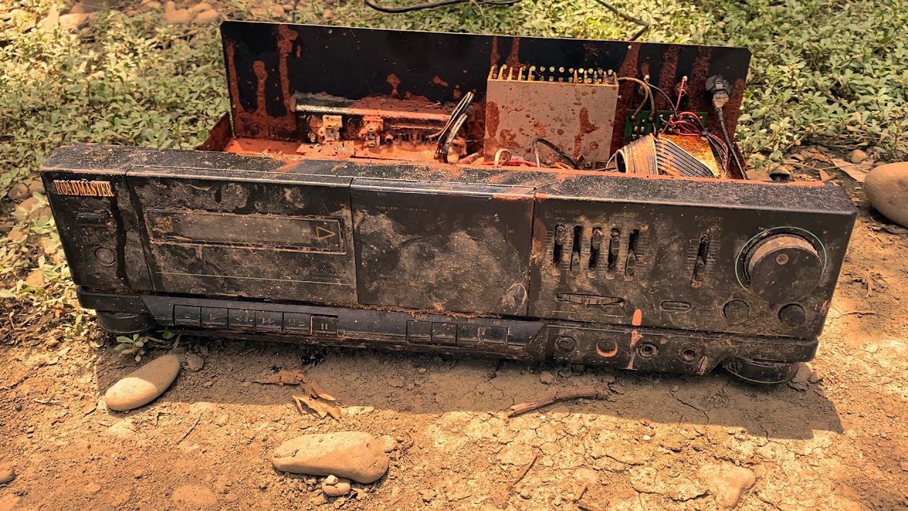 restoration of rusty Indonesian-made Road Master tape deck