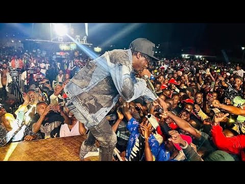 Alien Skin's massive performance at Clever J's concert - YouTube