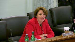 Senators Grill Head Of Instagram Over Safety Concerns