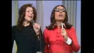 Video thumbnail of "Nana Mouskouri & Vicki Leandros - Deka Palikaria - PLEASE SIGN PETITIONS BELOW:"