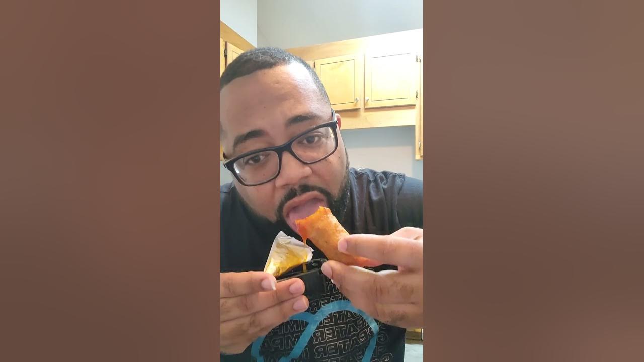 Zaxby's egg roll food review CookingWithUncleJay foodie fyp 2023 