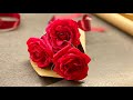 DIY РОЗЫ ИЗ ГОФРИРОВАННОЙ БУМАГИ! Букет из Конфет! Crepe Paper Flowers 🌹