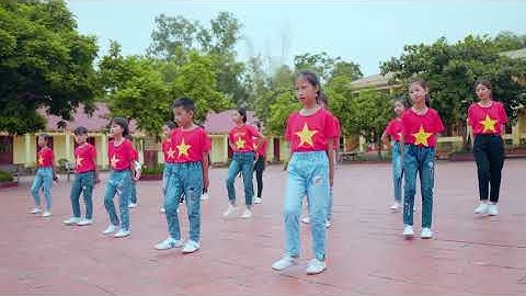 Nhảy: Đủ 3 bước, rước bình an - Đội Heo Đất