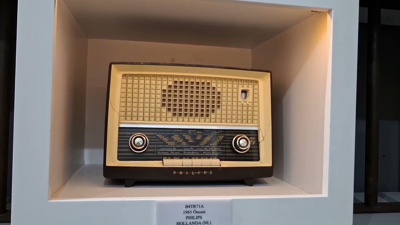 İzmir Radyo Müzesi Dünyanın Çeşitli Ülkelerinden Radyoların Bulunduğu Bir Müze Basmane Konak